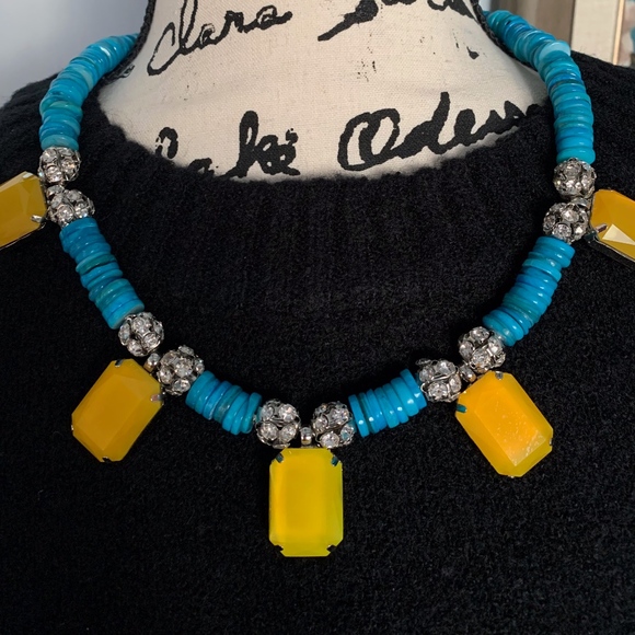 Necklace and Pierced earring Set EUC - Picture 2 of 3